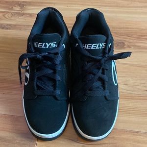 Men’s/Boys Size 7 Heelys